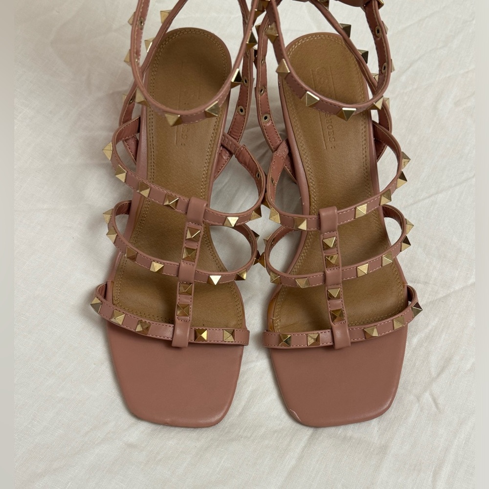 ASOS Dusty Pink Rockstud Ankle Strap Block Heel Sandals Size 8 Classic Designer